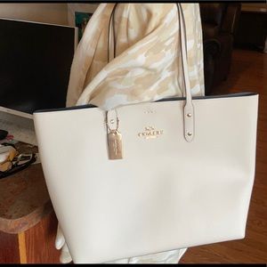 COACH Leather Town Tote in Chalk, NWT